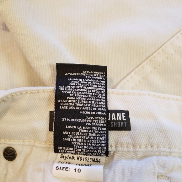 Kut from the Kloth Jane High Rise Distressed White Denim Short size 10 - Picture 11 of 11